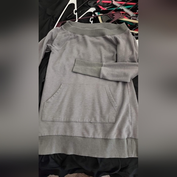 Fabletics Sweatshirt - Picture 1 of 1